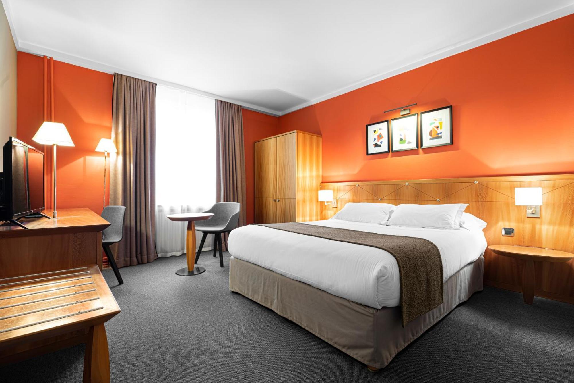 Des Artistes Hotel 3*