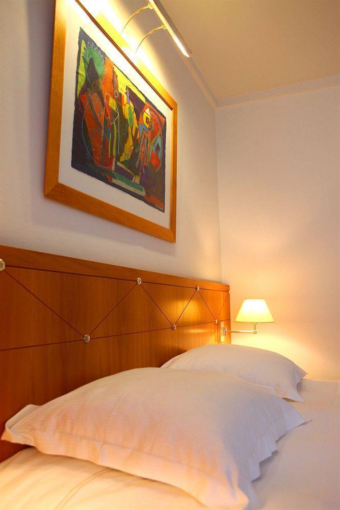 Des Artistes Hotel