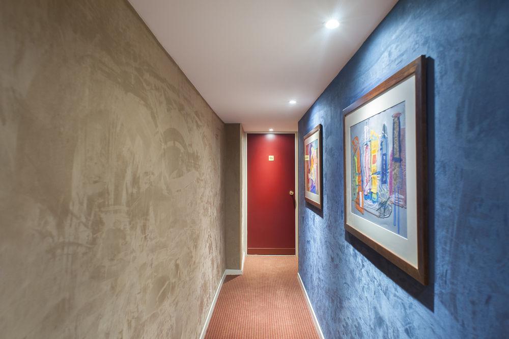 Des Artistes Hotel