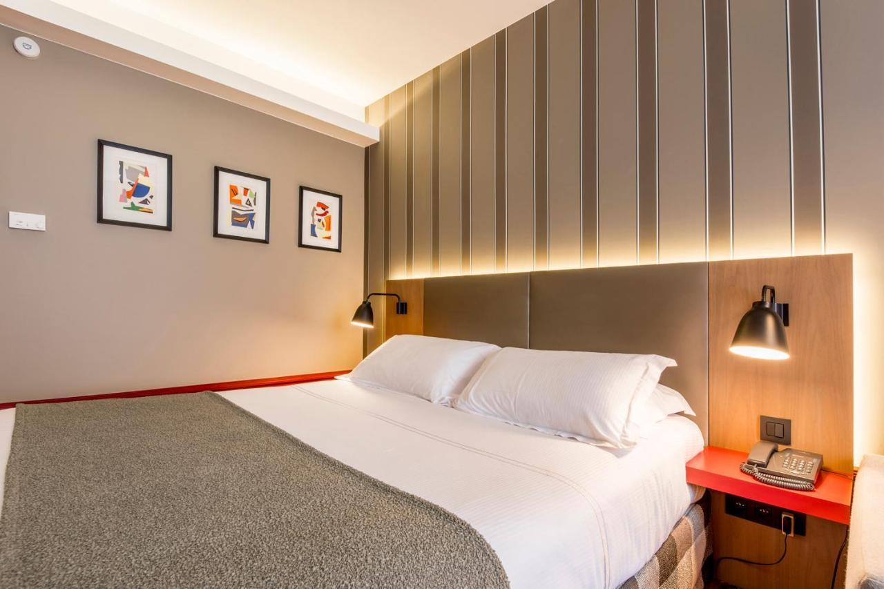 Des Artistes Hotel